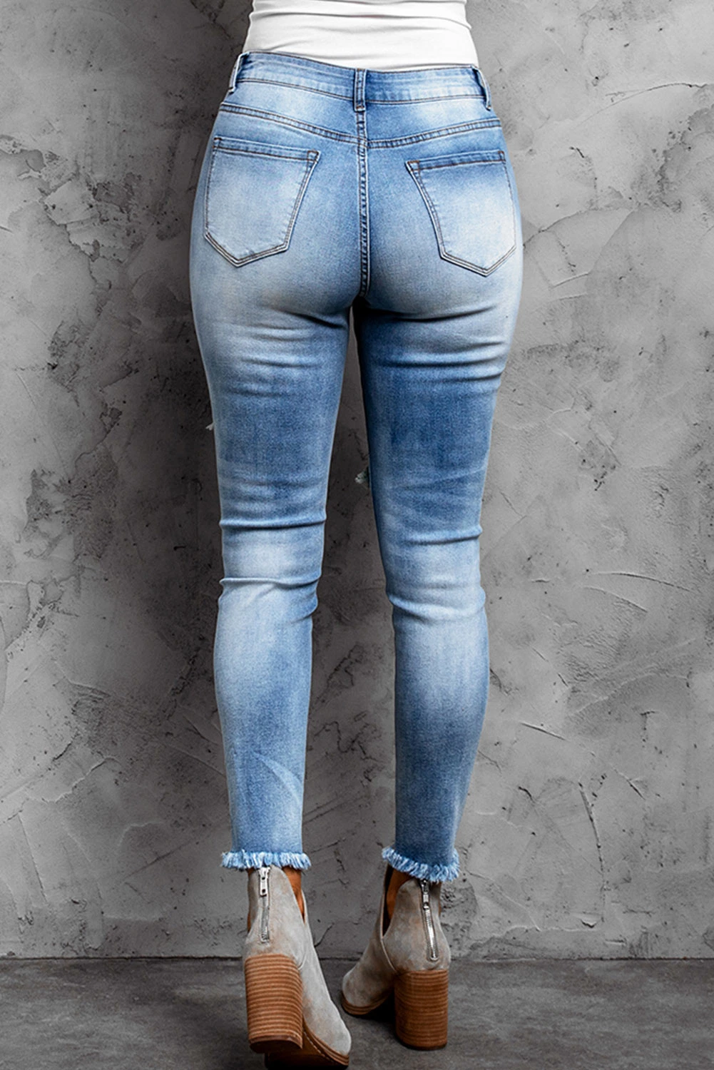 2022 New Blue Ripped Ladies Torn Hole Stretch High Waist Women Denim Women′s Jeans